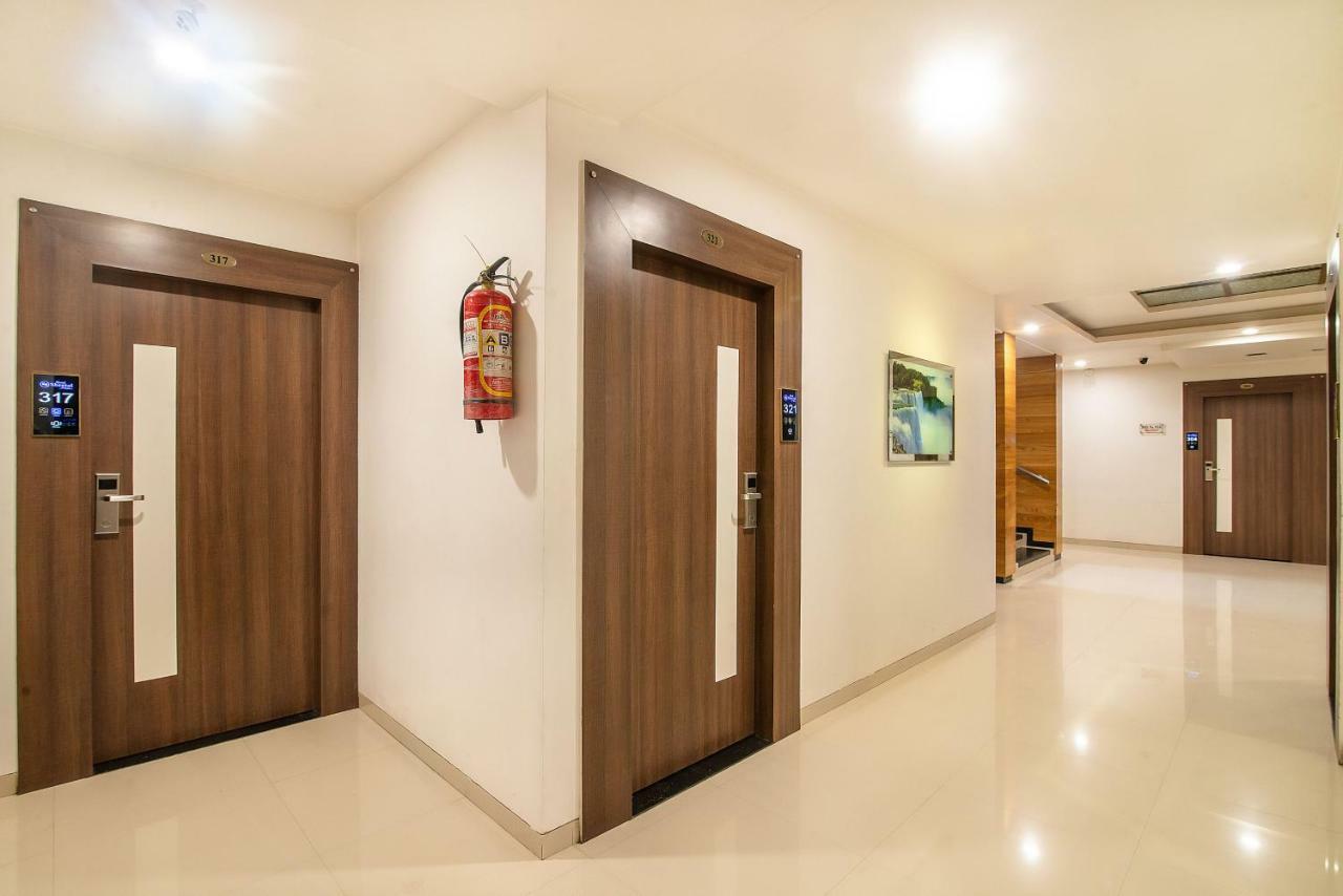 Hotel Sheetal Plaza Súrat Exteriér fotografie
